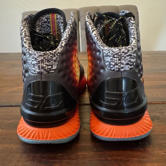 Athletic_Shoes